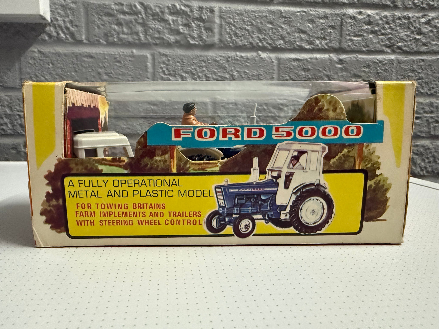 Britains Ford 5000 Tractor – Model No. 9527 (Boxed, Vintage)