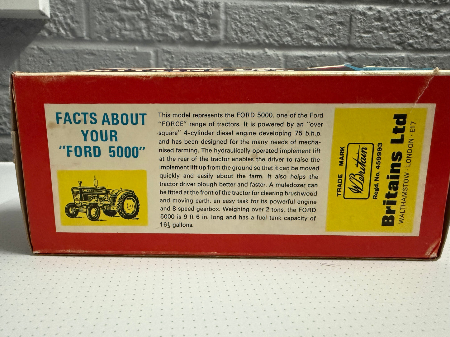 Britains Ford 5000 Tractor – Model No. 9527 (Boxed, Vintage)