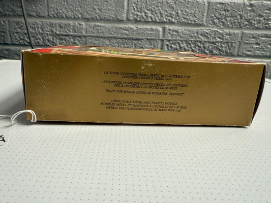 Britain's 1:32 Scale Dump Truck with Worker Figure - Product Number 9919