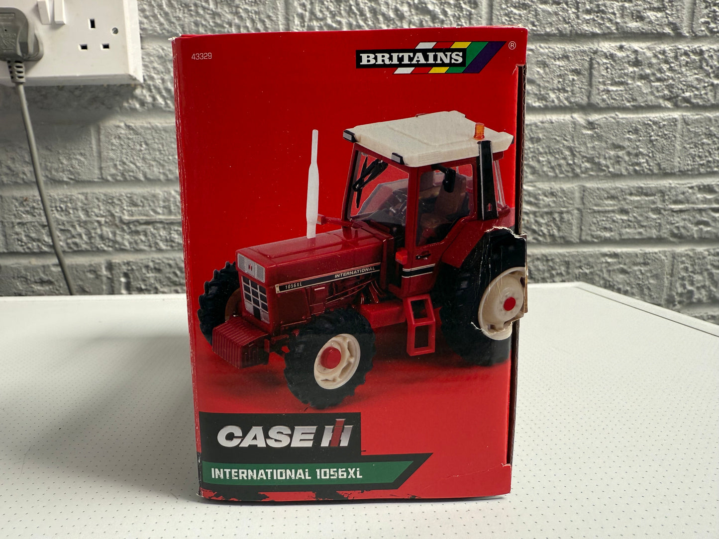 Case IH International 1056XL Tractor - 1:32 Scale (Item 43329)
