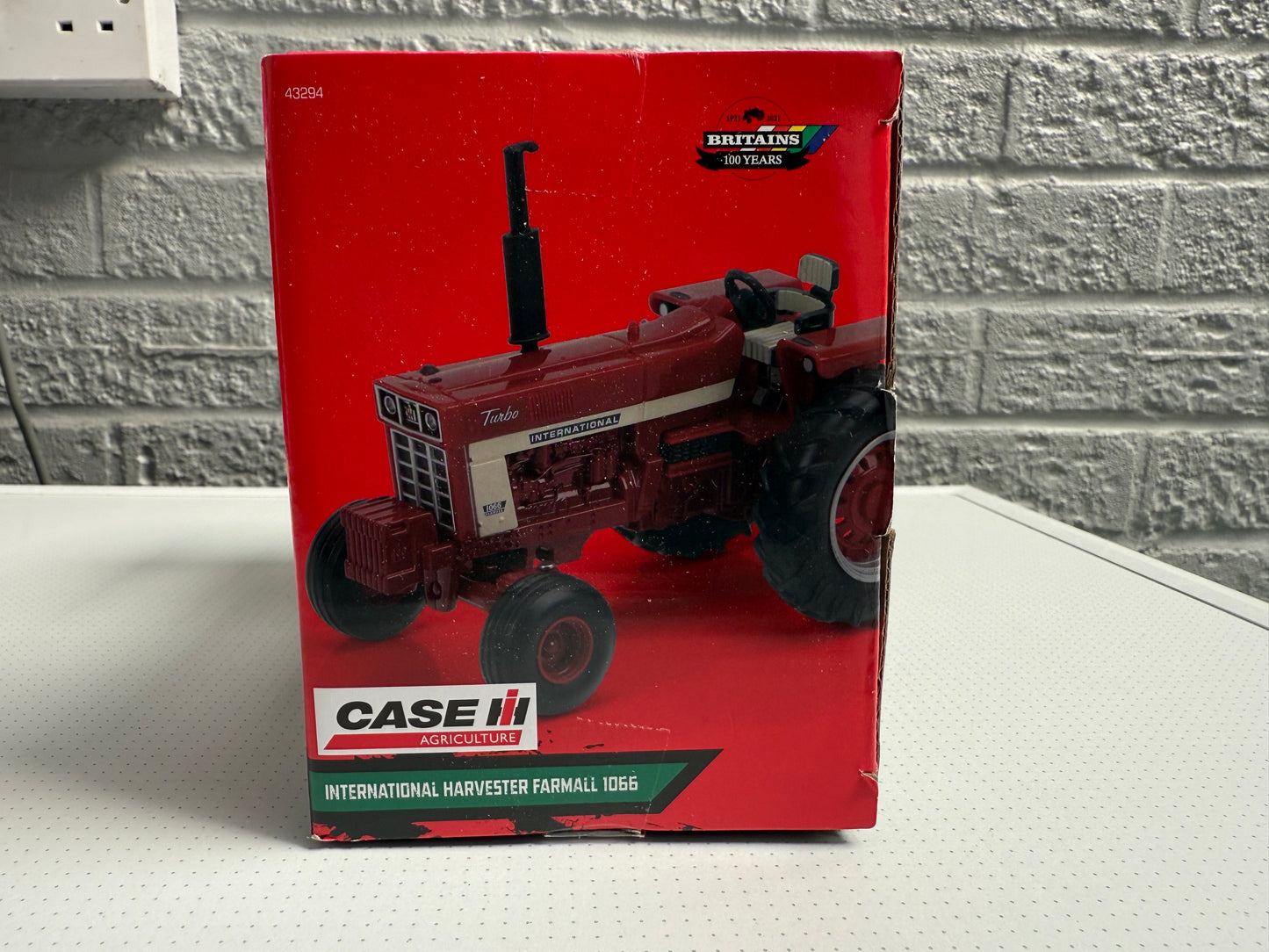 Case IH International Harvester Farmall 1066 (Item #43294)