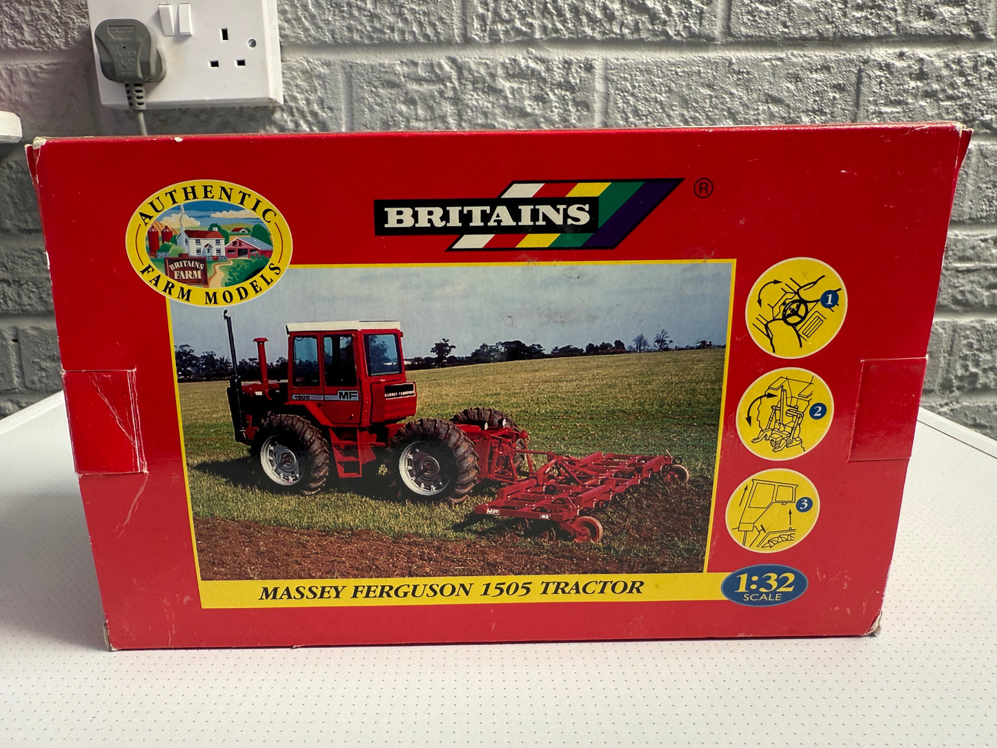 Massey Ferguson 1505 Tractor - Product Number: 42304