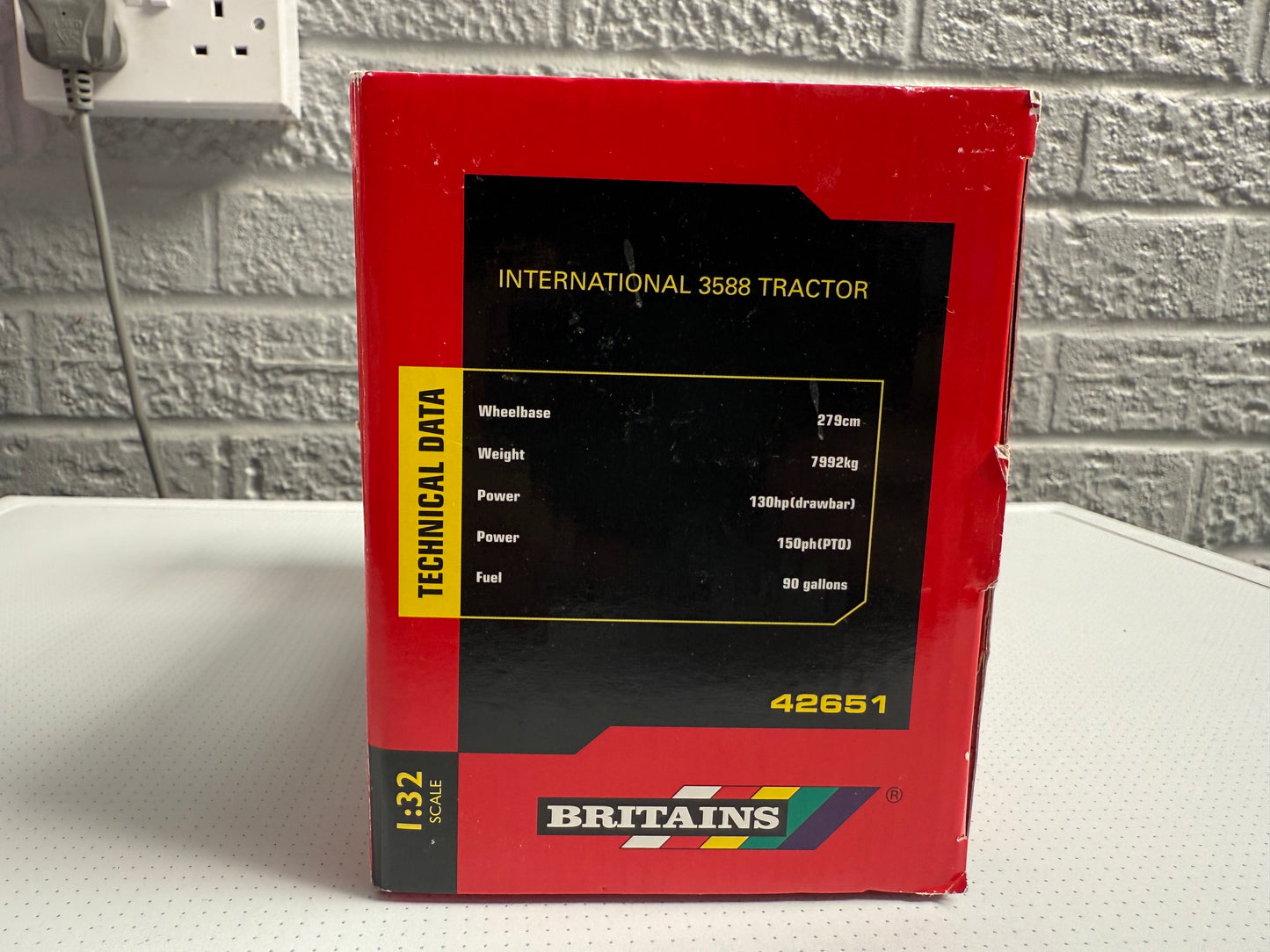 International Harvester 3588 Tractor - Product Number: 43312