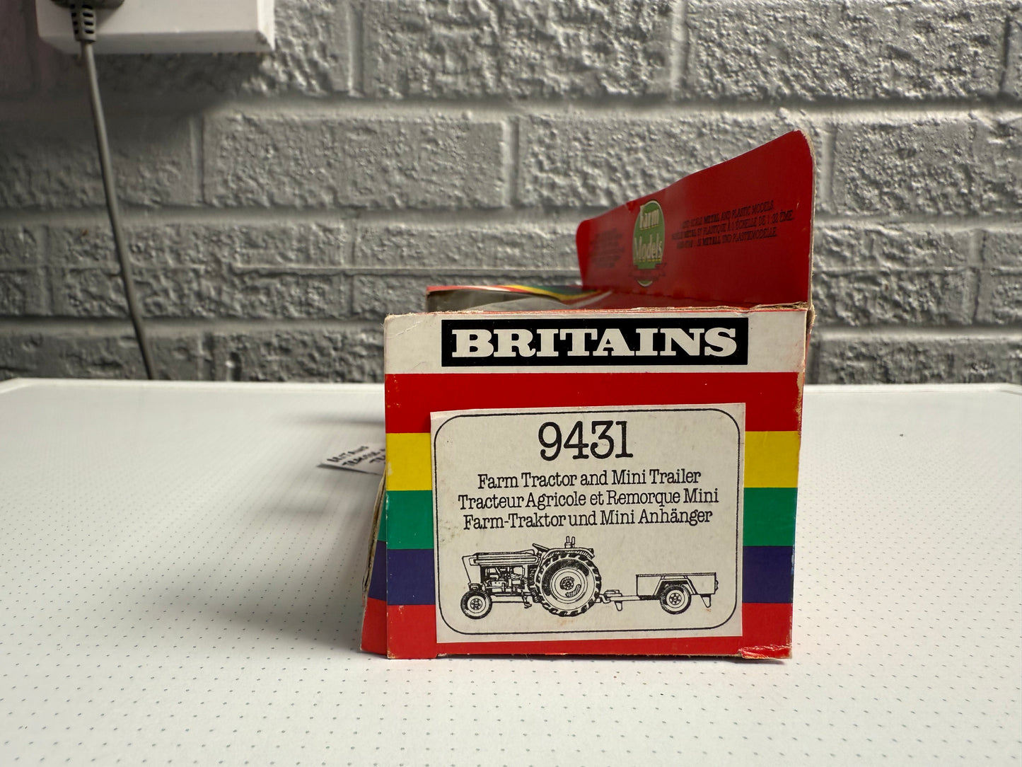 Farm Tractor and Mini Trailer - Product Number: 9431