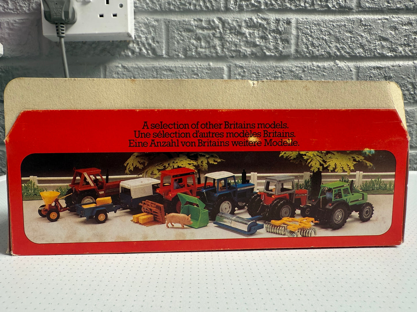 Farm Tractor and Mini Trailer - Product Number: 9431
