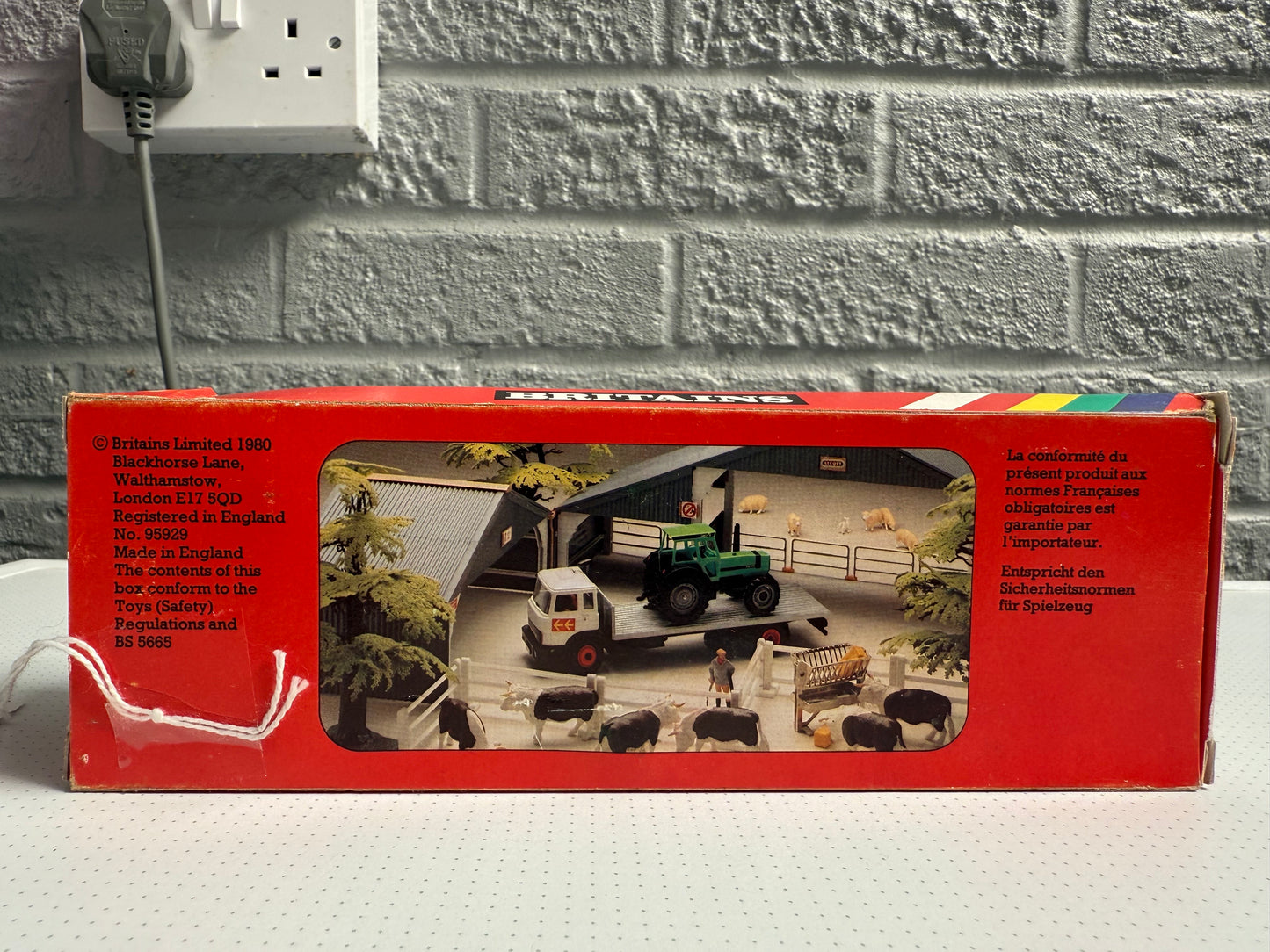 Farm Tractor and Mini Trailer - Product Number: 9431