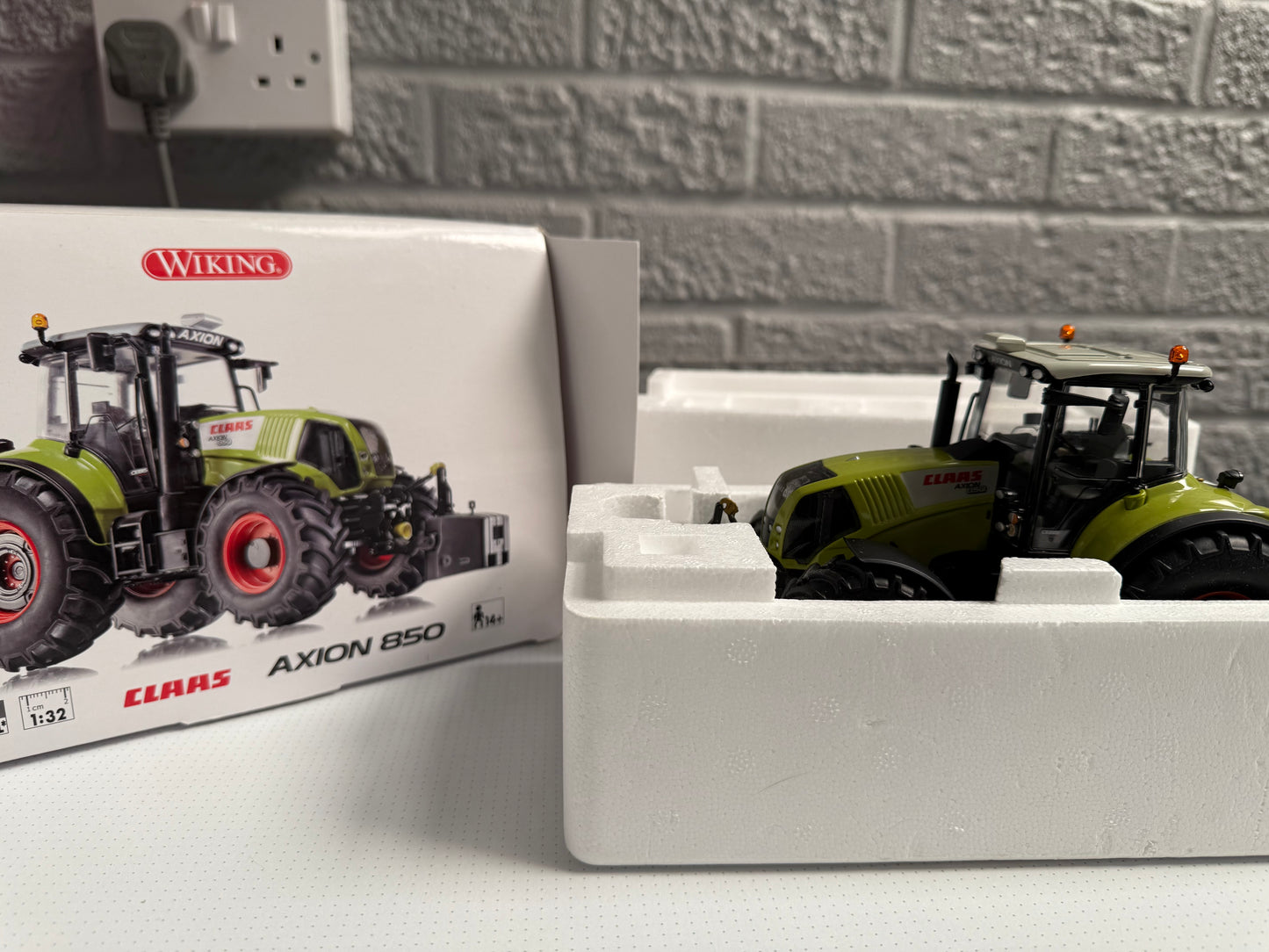 Wiking Class Axion 850 Tractor - Product Number: 0704