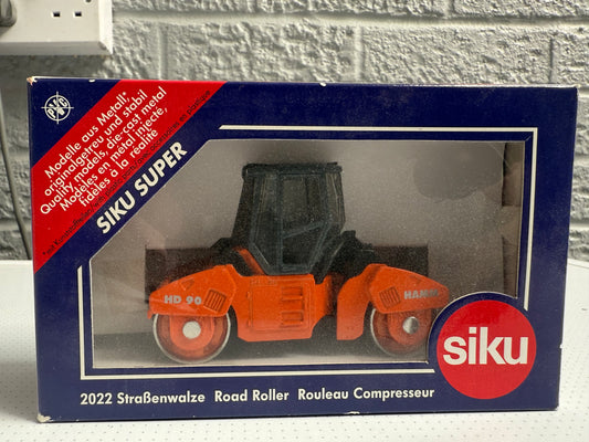 2022 Road Roller HAMM HD90 - 1:50 Scale Model by Siku (Product Number: 1843)