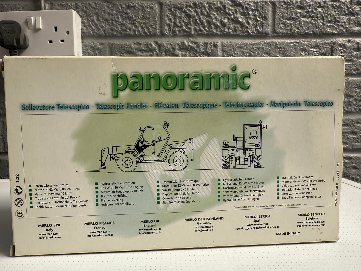 Merlo MF 40.9 CS Multifarm Telehandler - 1:32 Scale Model (Panoramic 00104)