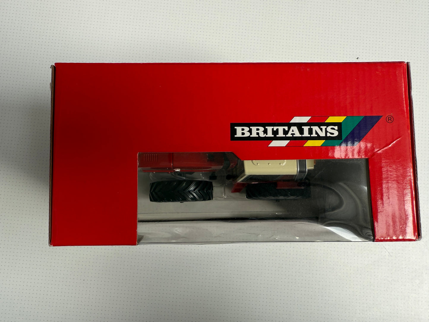 International Harvester 3588 Tractor - Product Number: 43312